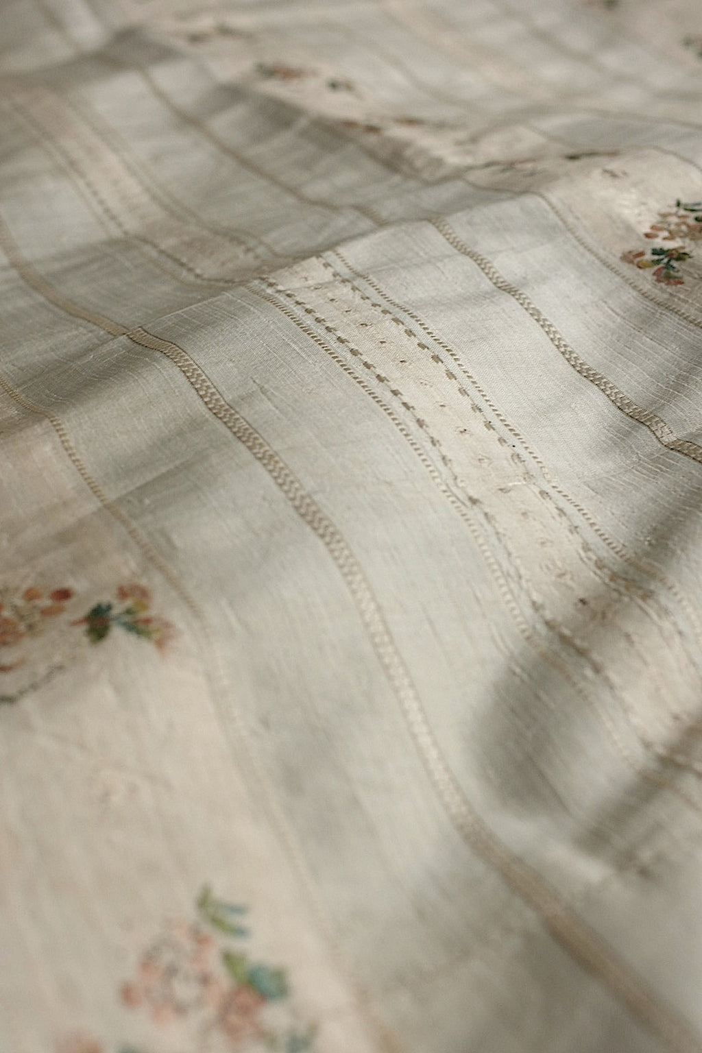 アンティーク生地　tissu antique アンティークシルク生地1 .FR a l'epoque