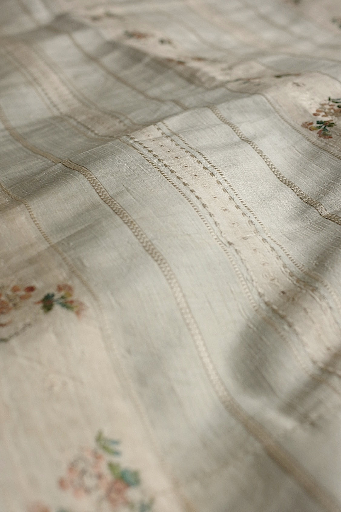 アンティーク生地　tissu antique アンティークシルク生地1 .FR a l'epoque