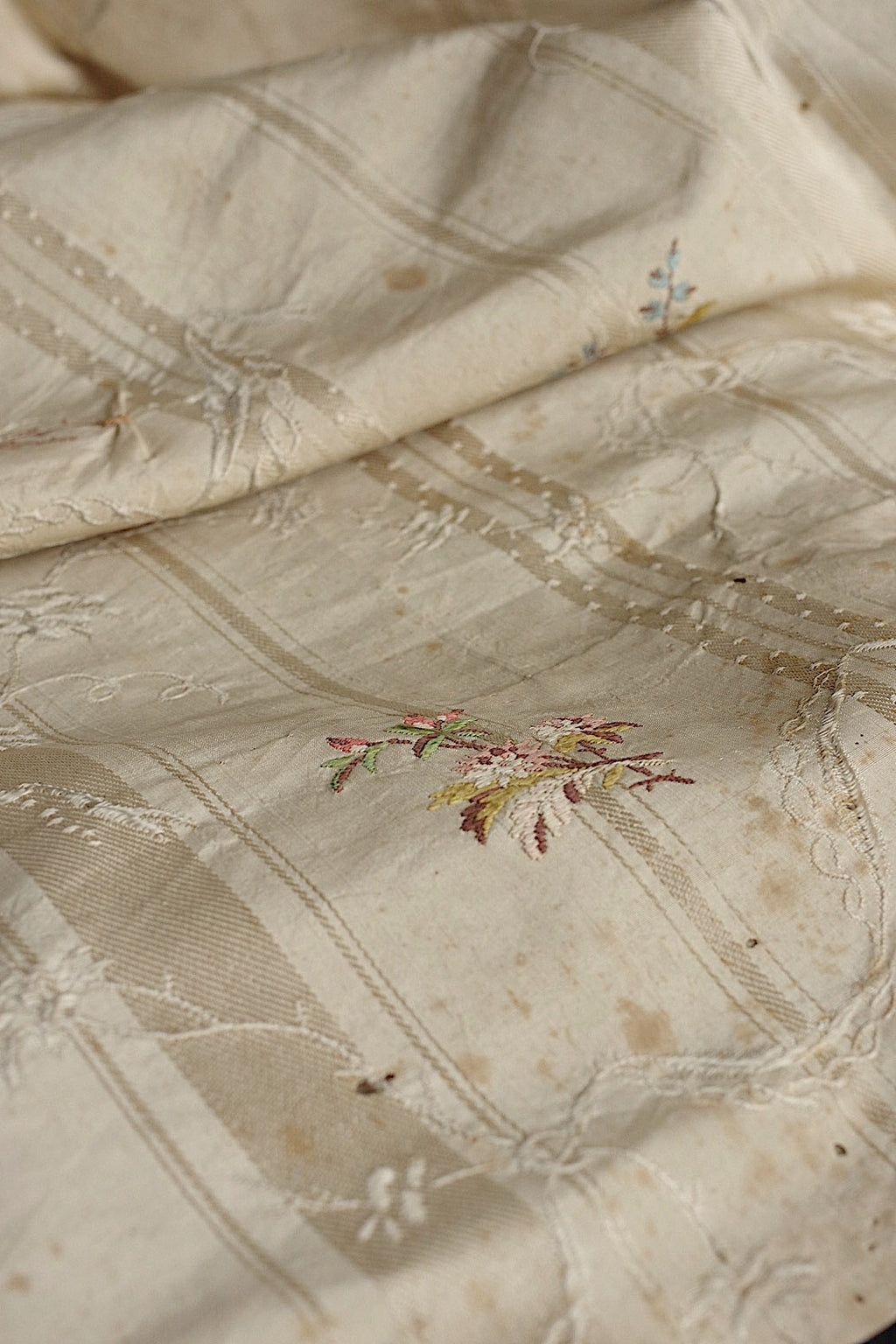 アンティーク生地　tissu antique アンティークシルク生地2 .FR a l'epoque