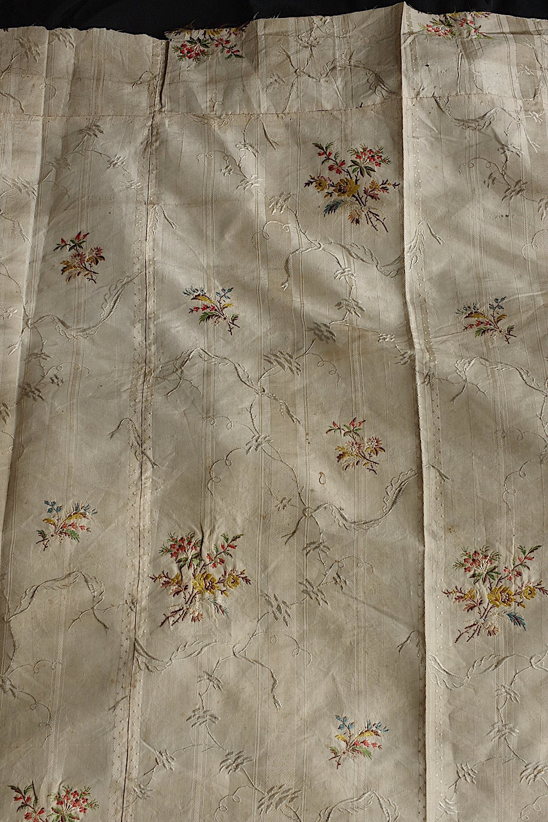 アンティーク生地　tissu antique アンティークシルク生地2 .FR a l'epoque