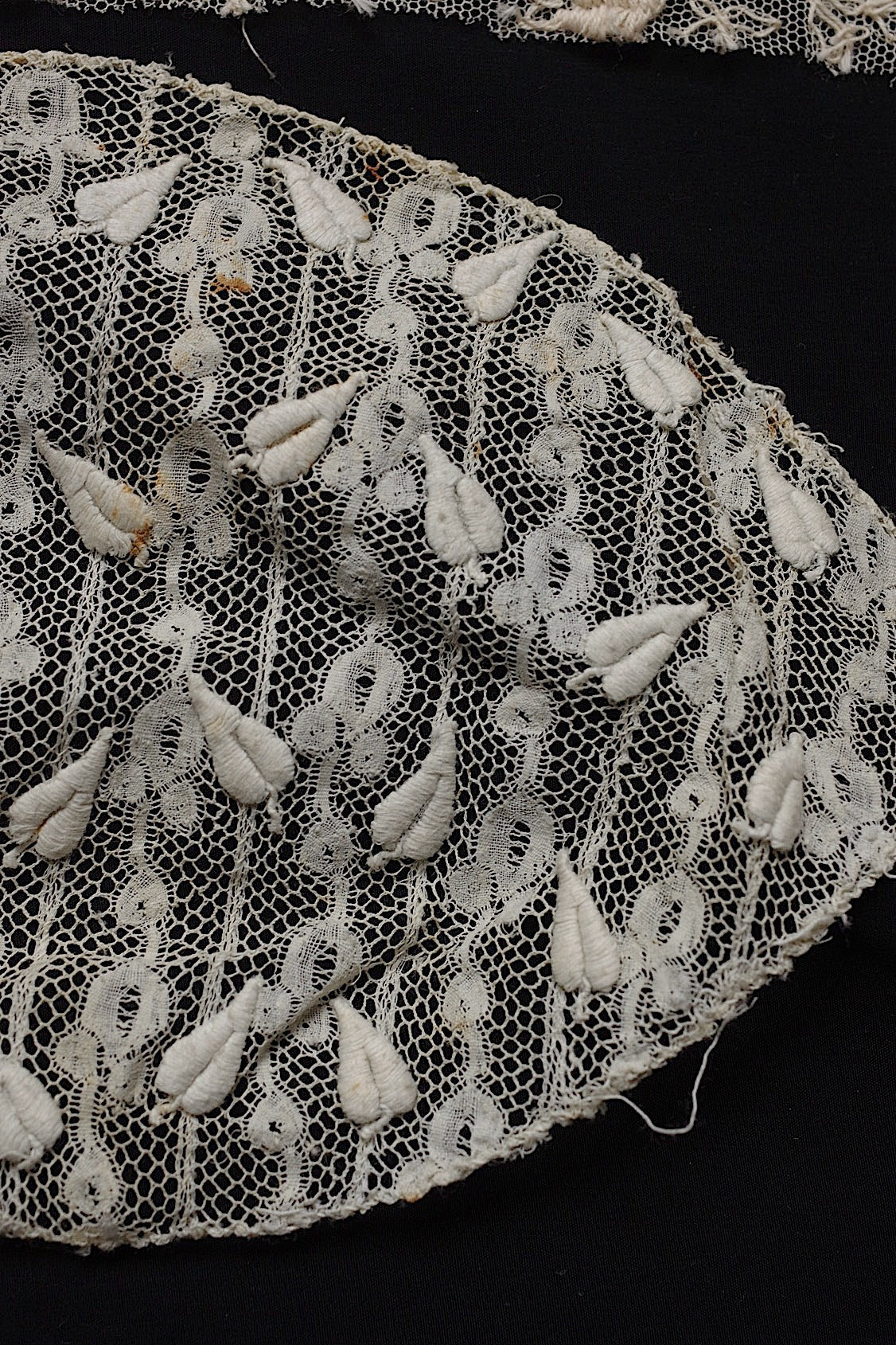 アンティークレース　dentelle antique アンティークレース　生地 .FR a l'epoque
