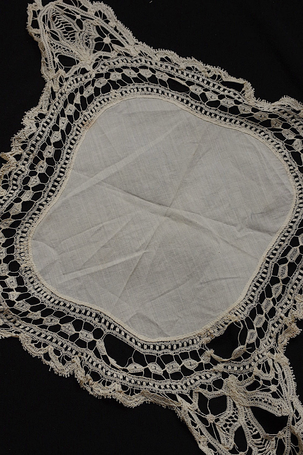 アンティークレース　dentelle antique アンティークレース　ハギレ　素材用 .FR a l'epoque