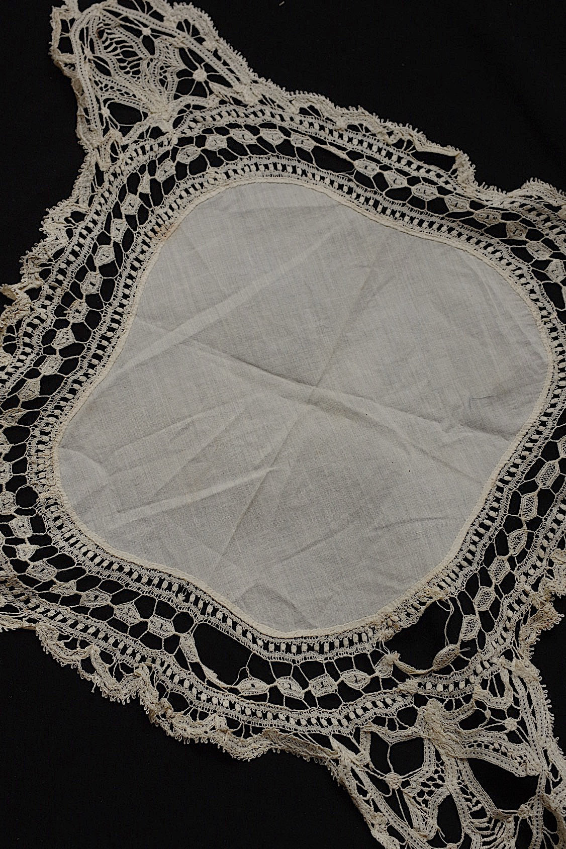 アンティークレース　dentelle antique アンティークレース　ハギレ　素材用 .FR a l'epoque