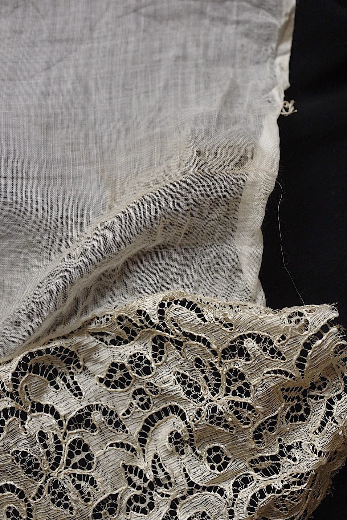 アンティークレース　dentelle antique アンティークレース　ハギレ　素材用 .FR a l'epoque