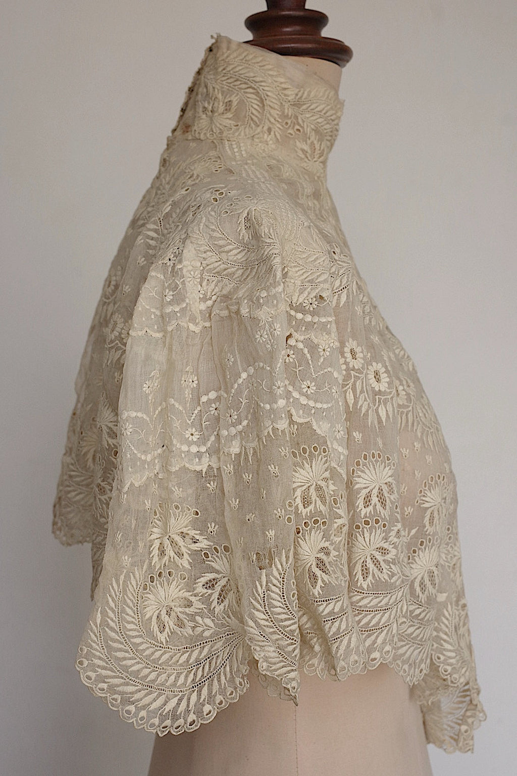 アンティークレース　dentelle antique アンティークレース　刺繍ケープ .FR a l'epoque