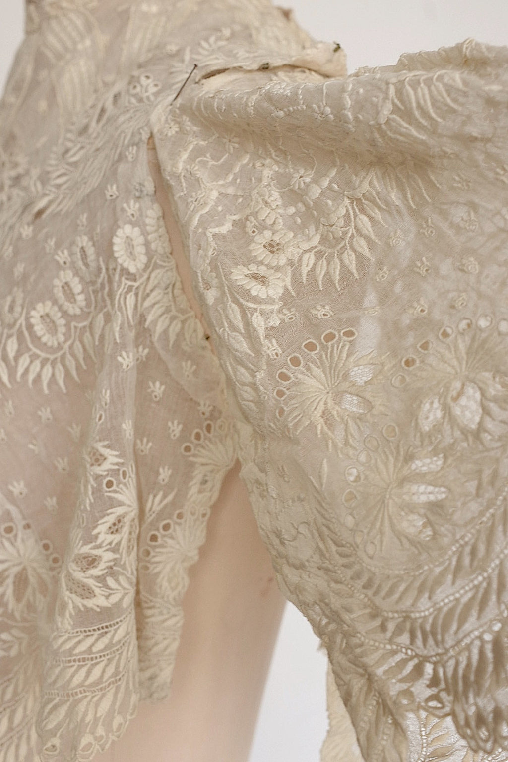アンティークレース　dentelle antique アンティークレース　刺繍ケープ .FR a l'epoque