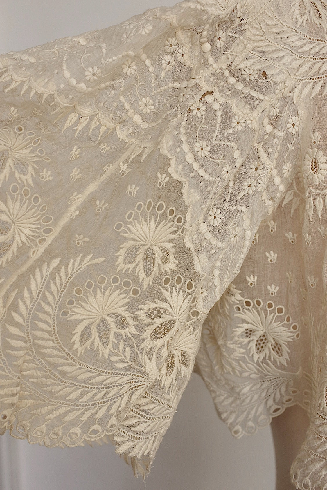 アンティークレース　dentelle antique アンティークレース　刺繍ケープ .FR a l'epoque