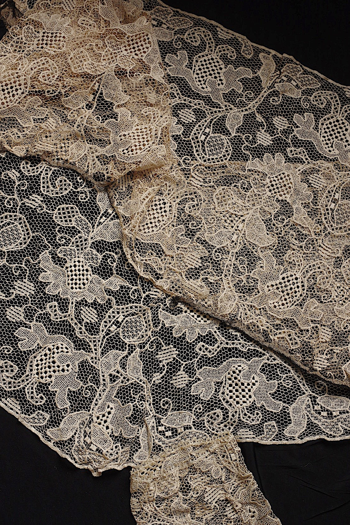 アンティークレース　dentelle antique アンティークレース　回収品　レース生地 .FR a l'epoque