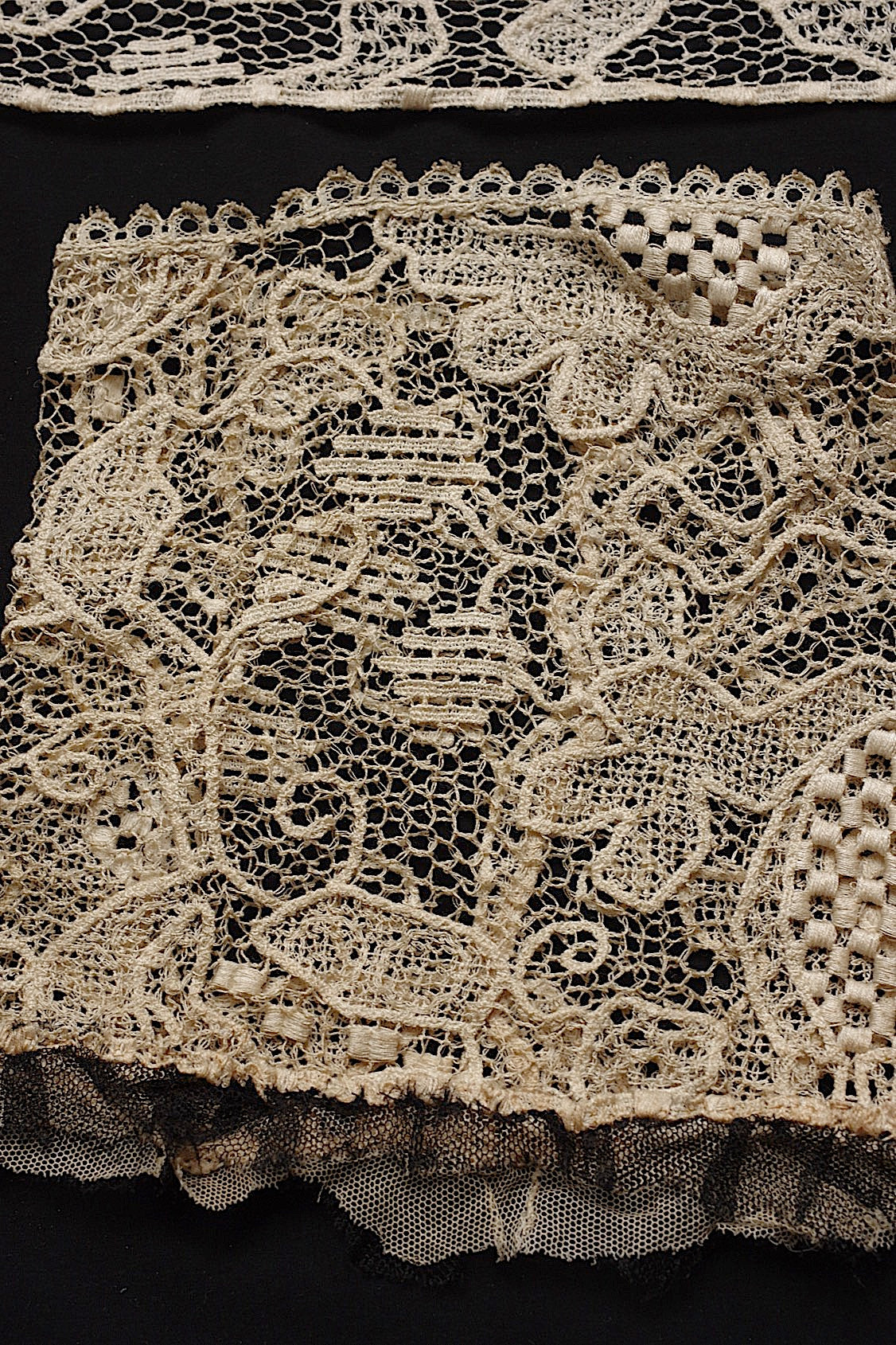 アンティークレース　dentelle antique アンティークレース　回収品　レース生地 .FR a l'epoque