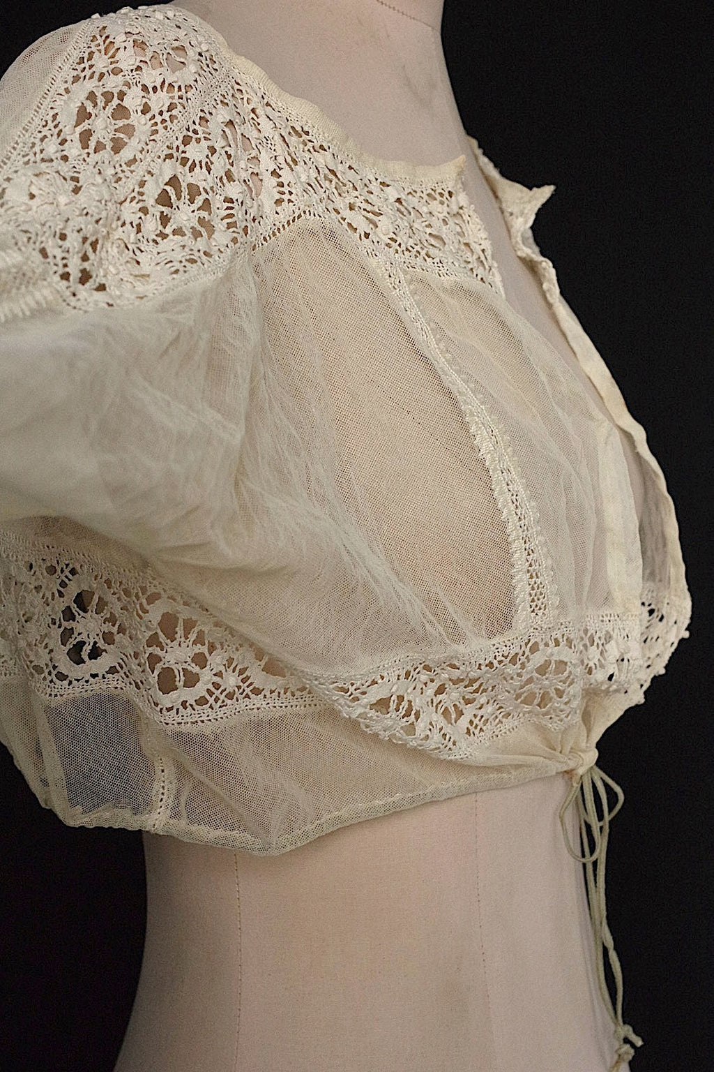 アンティーク古着　cosage antique アンティークレース petit top チュール .FR a l'epoque