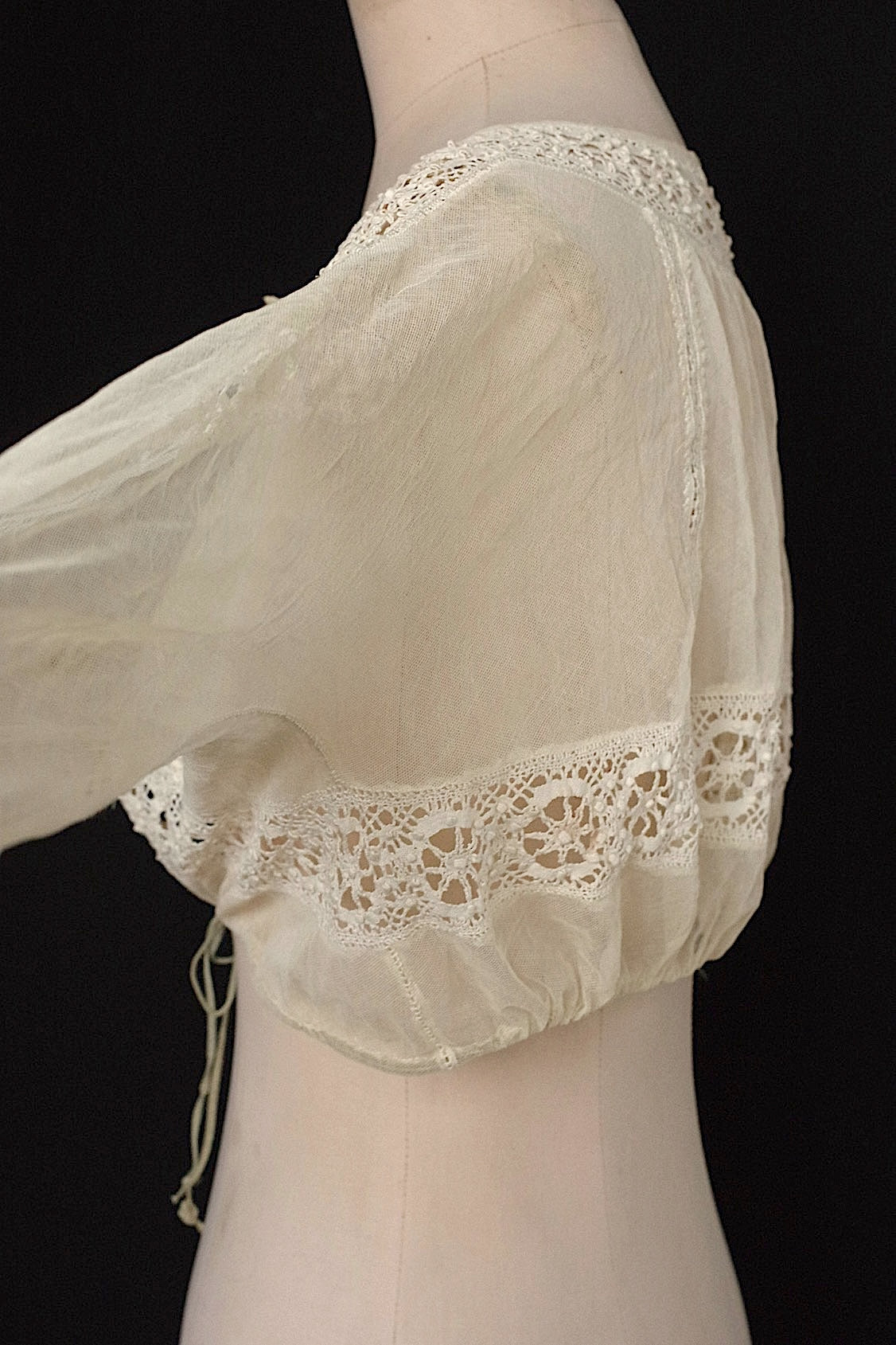 アンティーク古着　cosage antique アンティークレース petit top チュール .FR a l'epoque