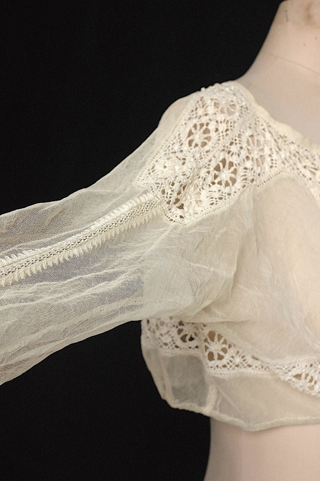 アンティーク古着　cosage antique アンティークレース petit top チュール .FR a l'epoque