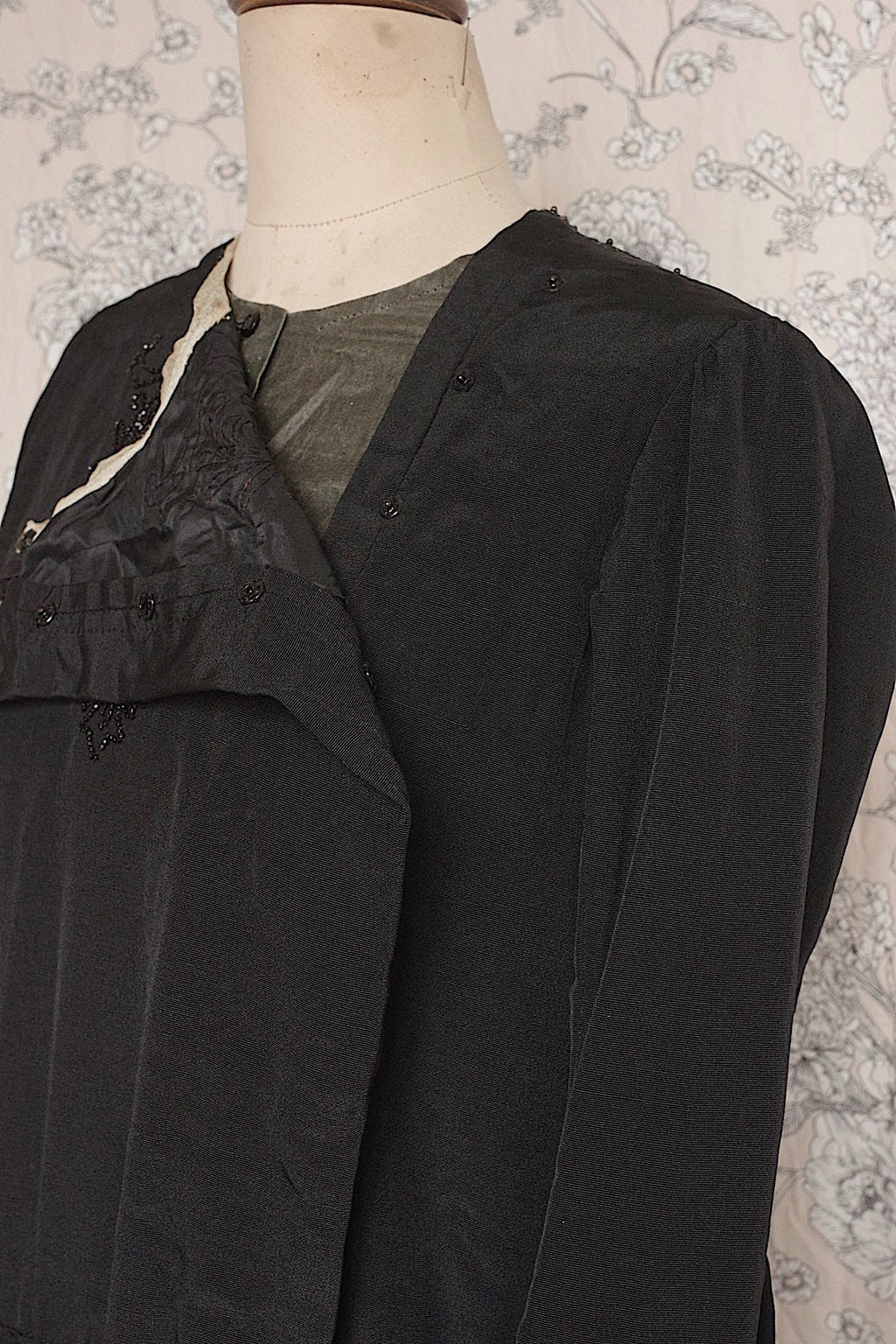 アンティーク古着　vêtement antique アンティークワンピース　くろ .FR a l'epoque