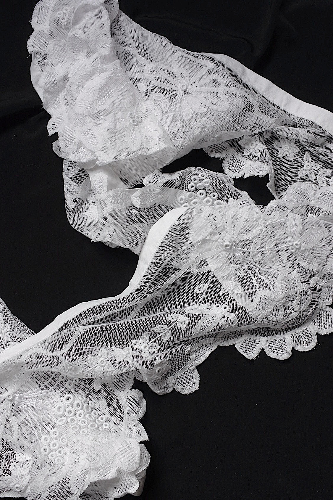 アンティークレース　dentelle antique アンティークレース　bas d'aube .FR a l'epoque