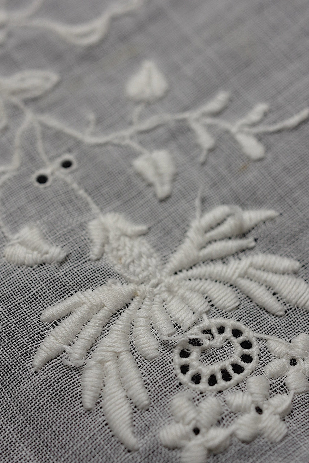 アンティークレース　dentelle antique アンティークレース　刺繍ハンカチ　ハギレ .FR a l'epoque