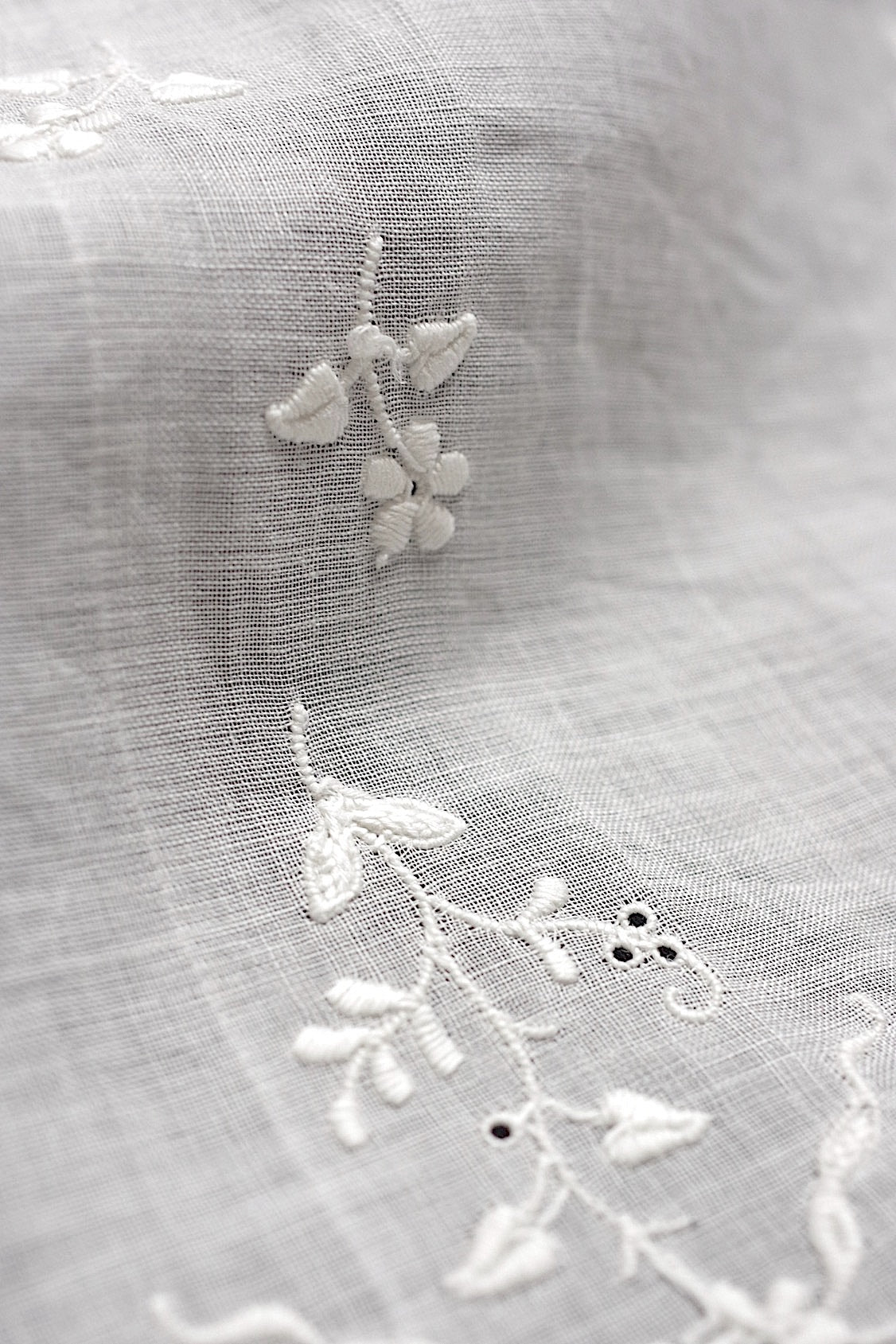 アンティークレース　dentelle antique アンティークレース　刺繍ハンカチ　ハギレ .FR a l'epoque