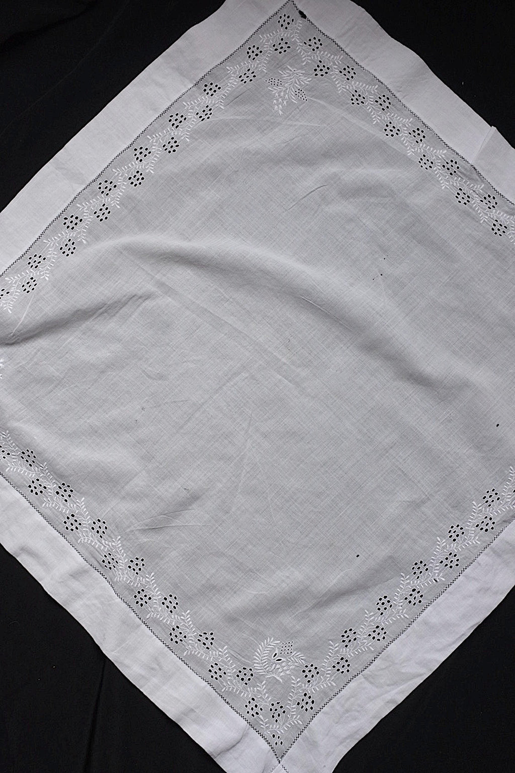 アンティークレース　dentelle antique アンティークレース　刺繍ハンカチ　ハギレ .FR a l'epoque