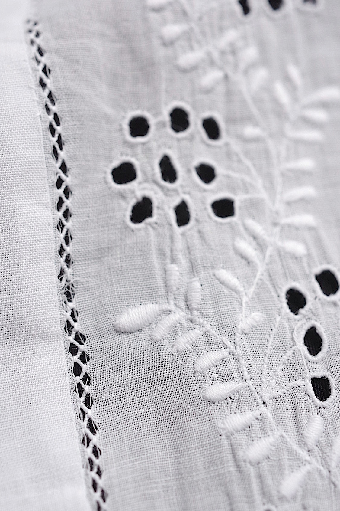 アンティークレース　dentelle antique アンティークレース　刺繍ハンカチ　ハギレ .FR a l'epoque