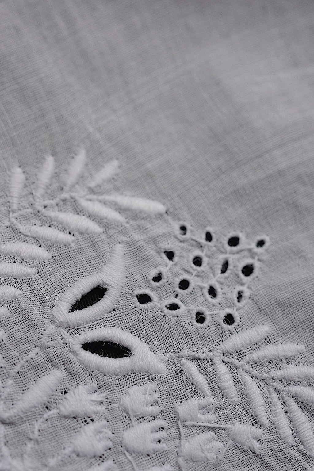 アンティークレース　dentelle antique アンティークレース　刺繍ハンカチ　ハギレ .FR a l'epoque
