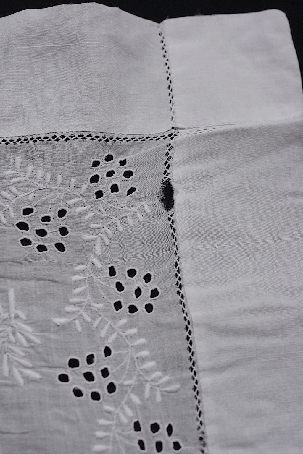 アンティークレース　dentelle antique アンティークレース　刺繍ハンカチ　ハギレ .FR a l'epoque