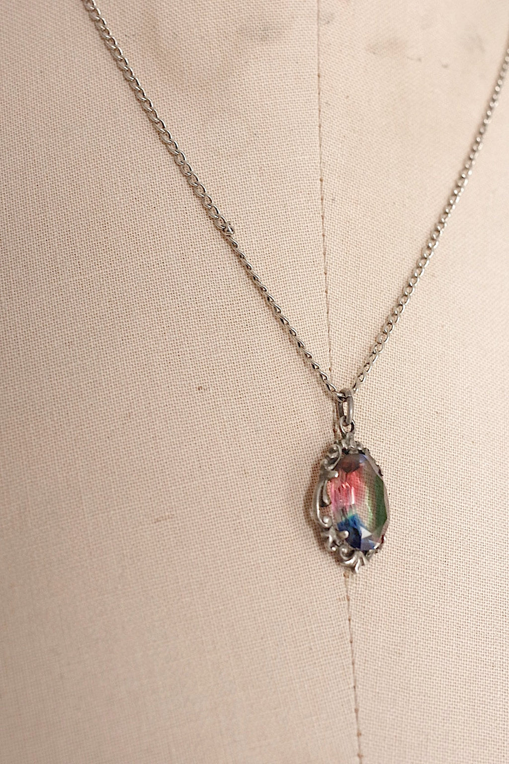 アンティークアクセサリー　collier antique アンティーク　アイリスガラス .FR a l'epoque