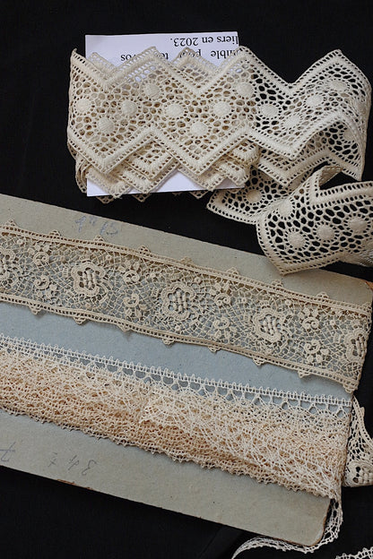 アンティークレース