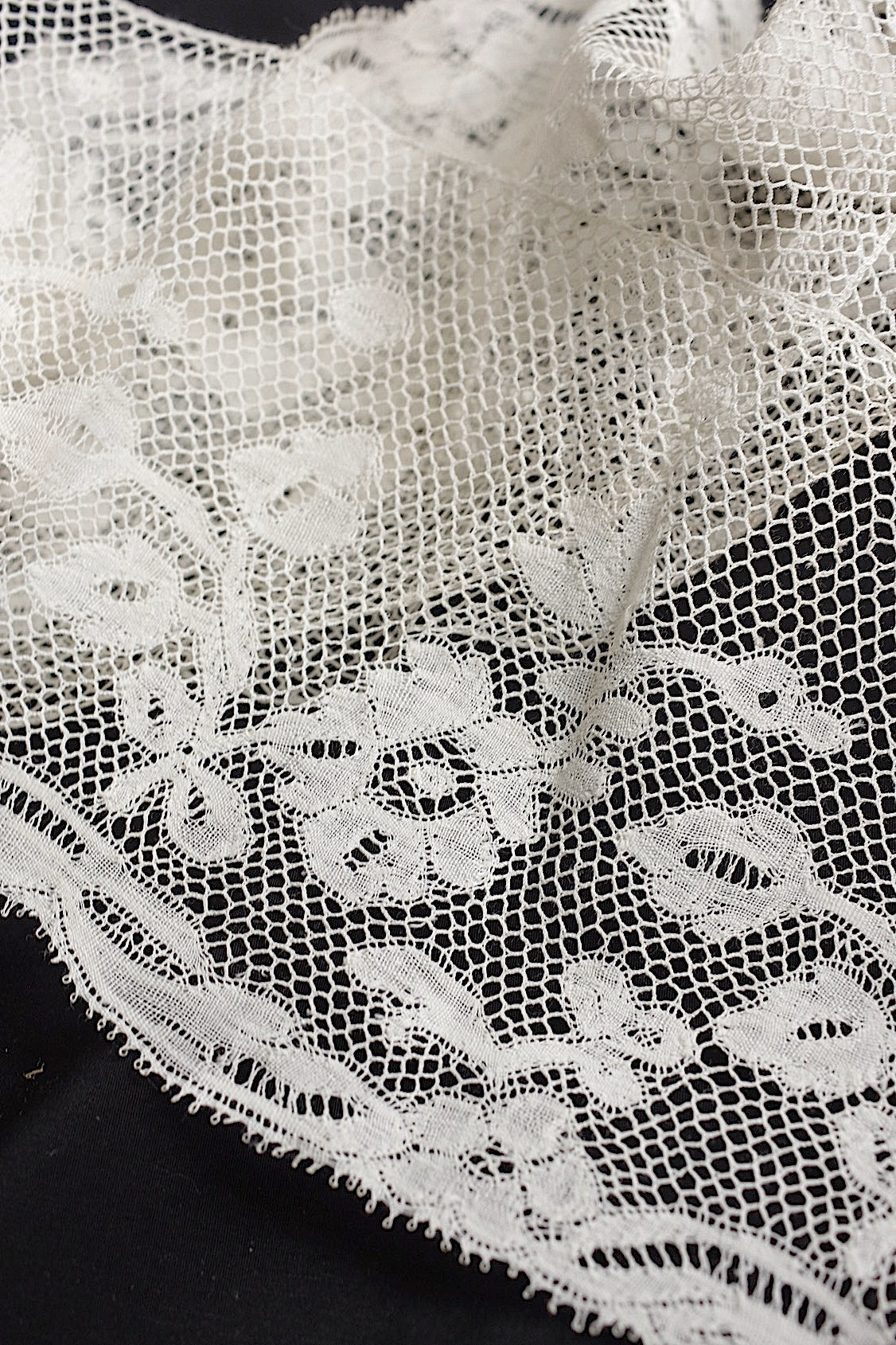 アンティークレース　dentelle antique アンティークレース　317cm .FR a l'epoque
