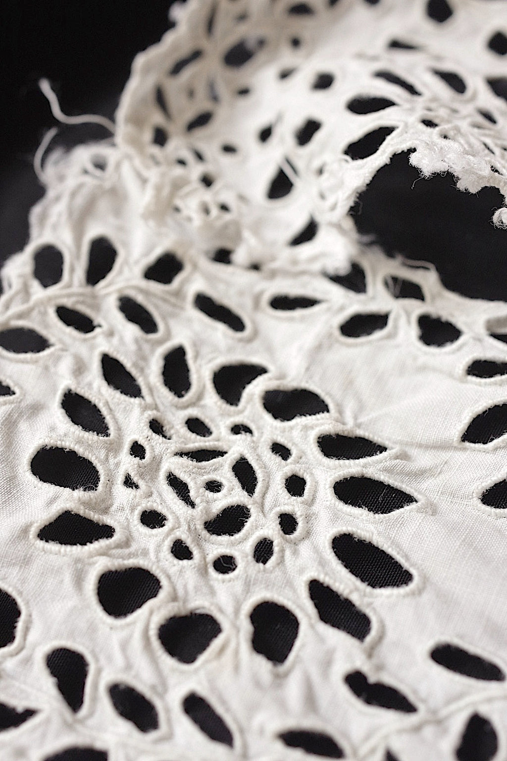 アンティークレース　dentelle antique アンティーク刺繍　ハギレ1 .FR a l'epoque