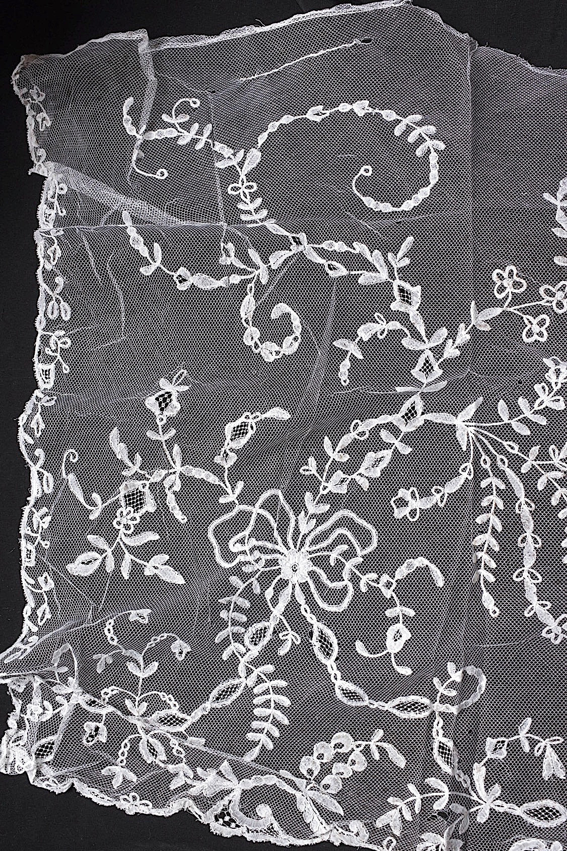 アンティークレース　dentelle antique アンティークレース　アプリカッションアングレテール123cm .FR a l'epoque