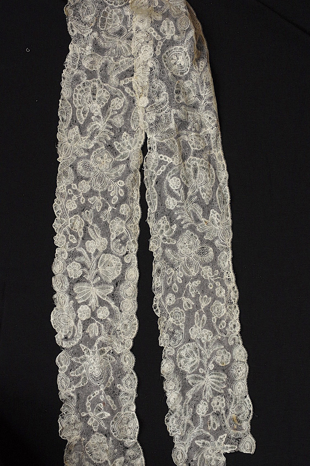 アンティークレース　dentelle antique アンティークレース　バンシュ .FR a l'epoque