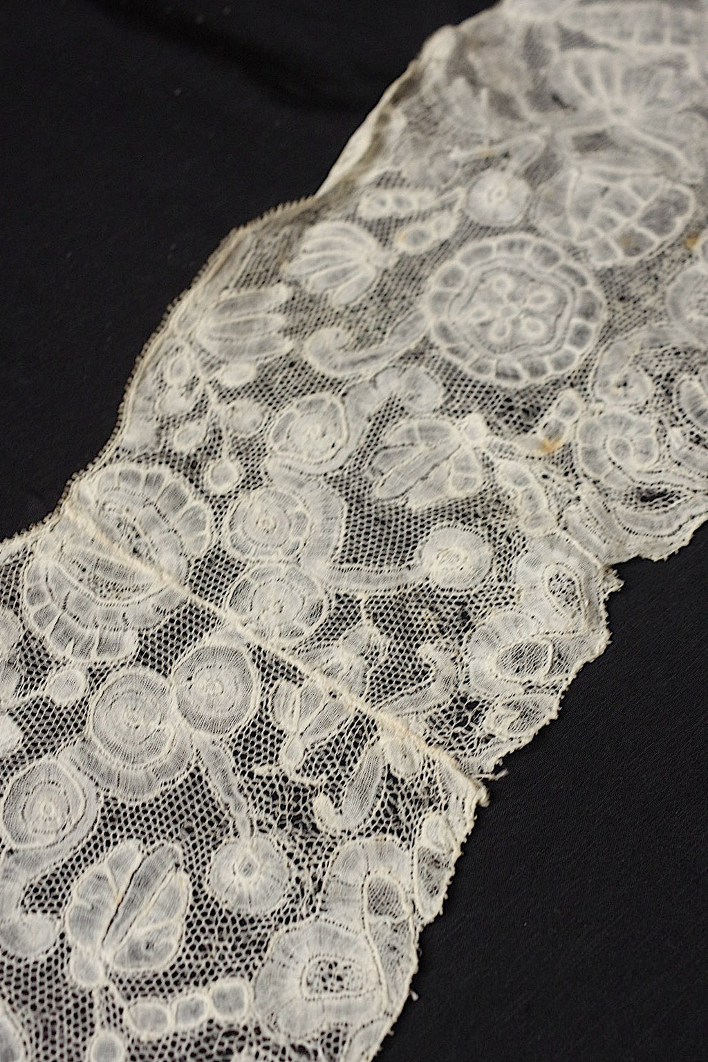 アンティークレース　dentelle antique アンティークレース　バンシュ .FR a l'epoque