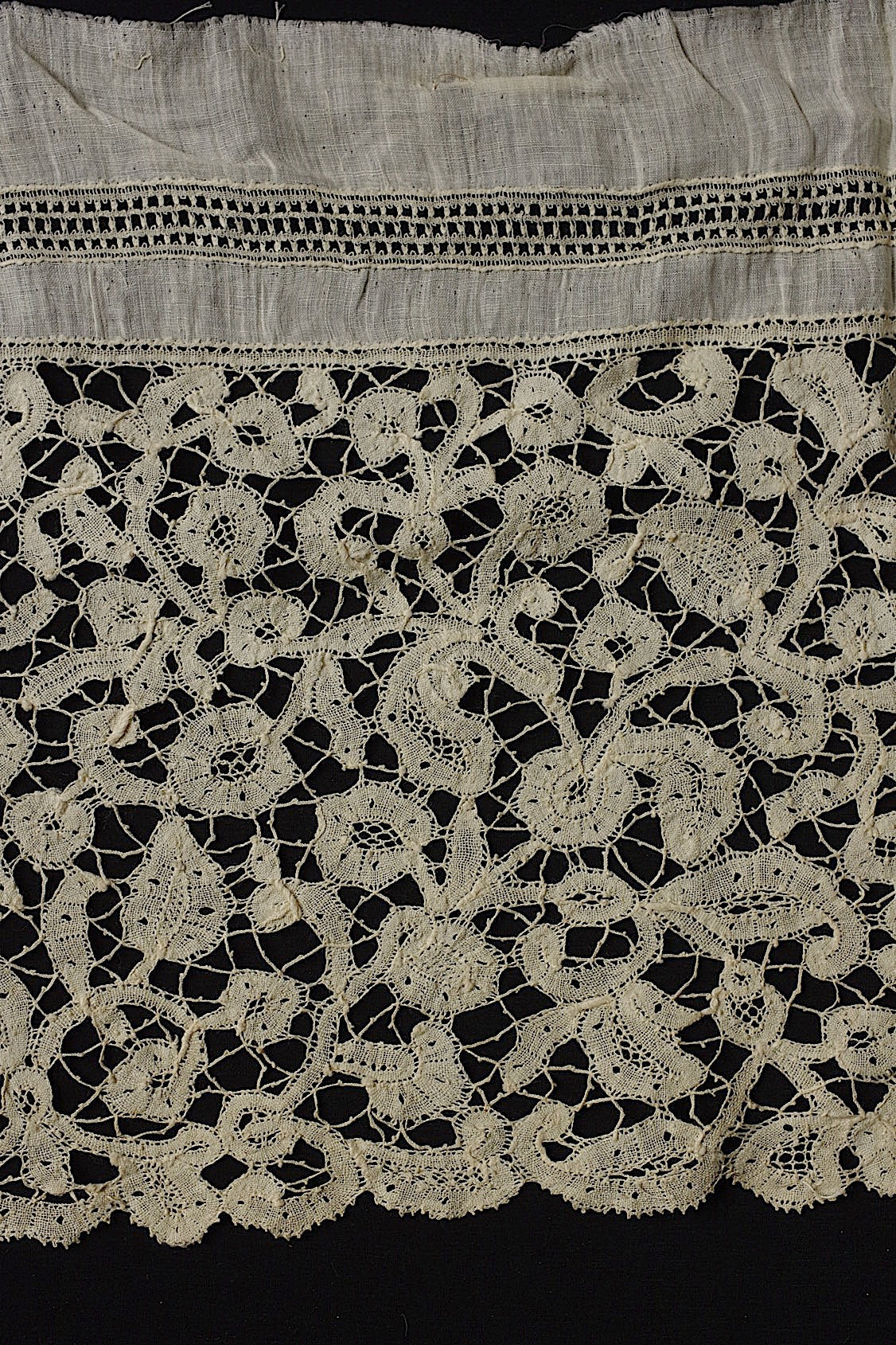アンティークレース　dentelle antique アンティークレース　116cm .FR a l'epoque