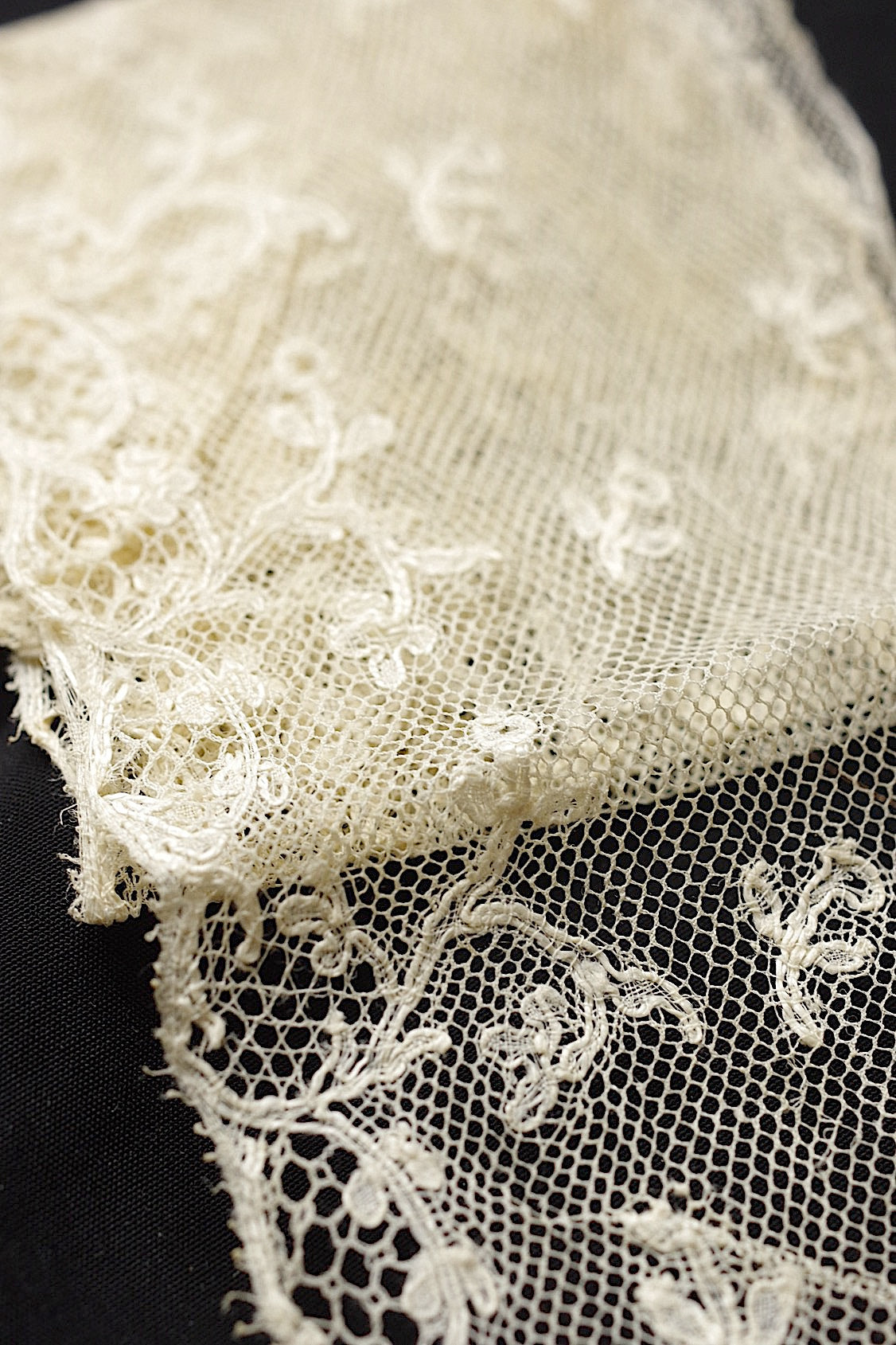 アンティークレース　dentelle antique アンティークレース　170cm 124cm 95cm .FR a l'epoque