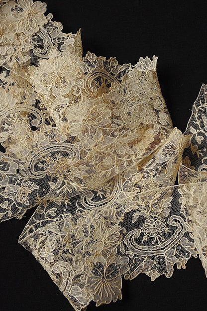 アンティークレース