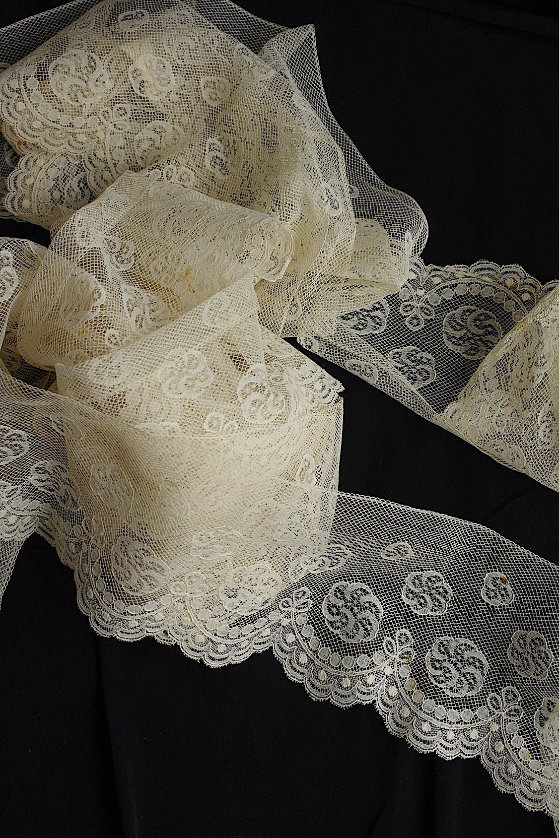 アンティークレース　dentelle antique アンティークレース　par 2m .FR a l'epoque