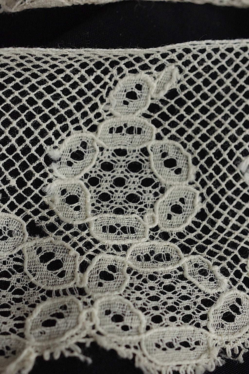 アンティークレース　dentelle antique アンティークレース　素材用　640cm .FR a l'epoque