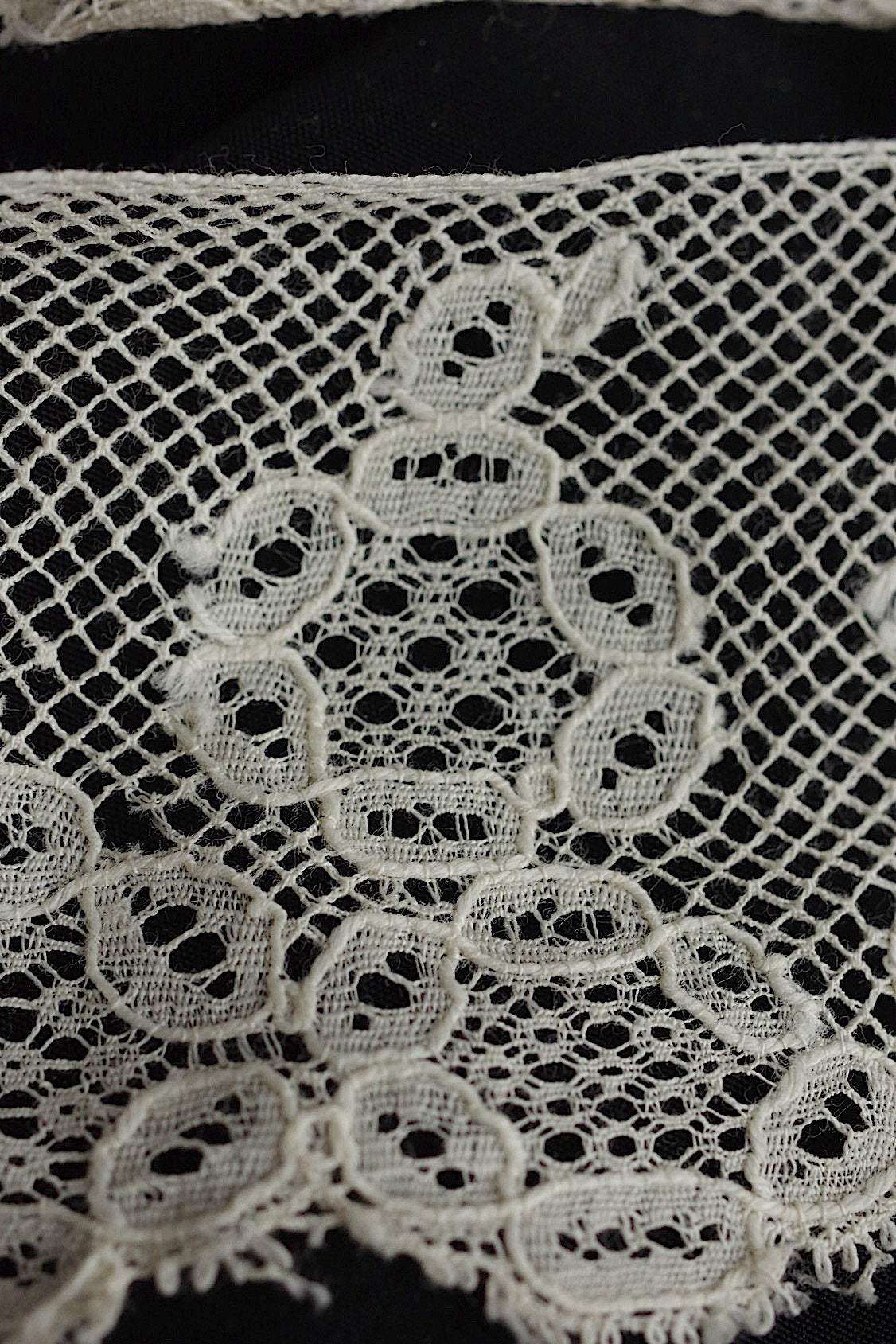 アンティークレース　dentelle antique アンティークレース　素材用　640cm .FR a l'epoque