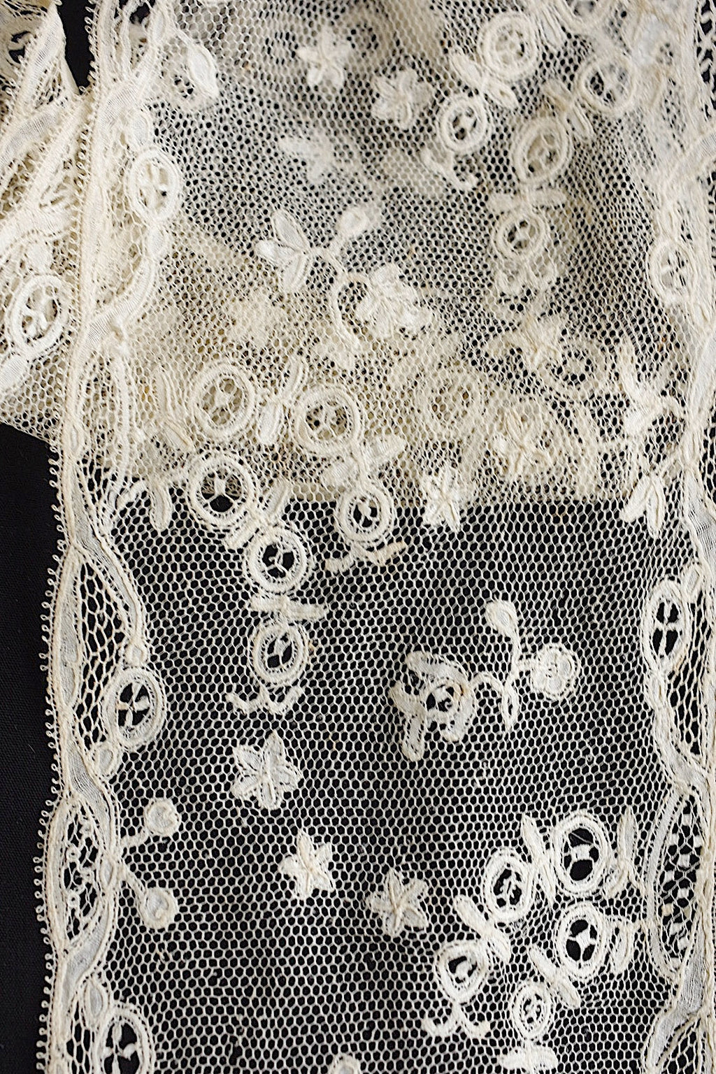 アンティークレース　dentelle antique アンティークレース　素材用　４本 .FR a l'epoque