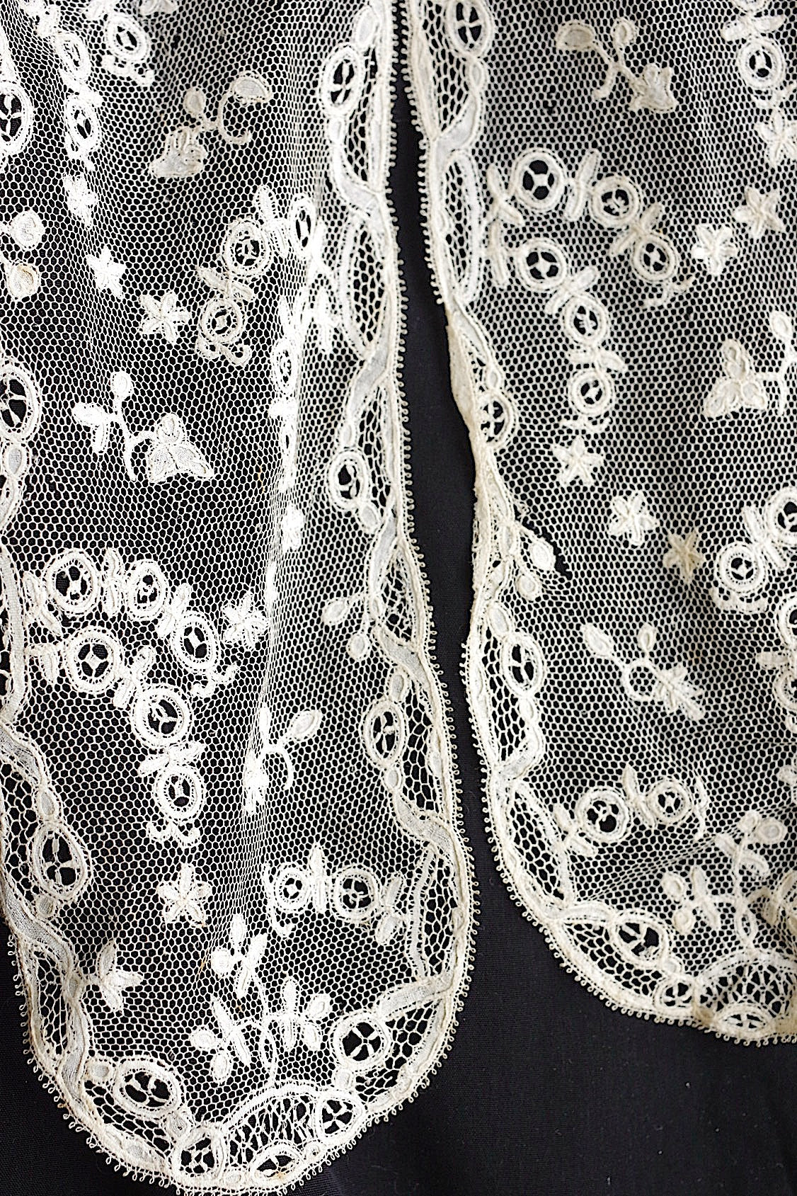 アンティークレース　dentelle antique アンティークレース　素材用　４本 .FR a l'epoque