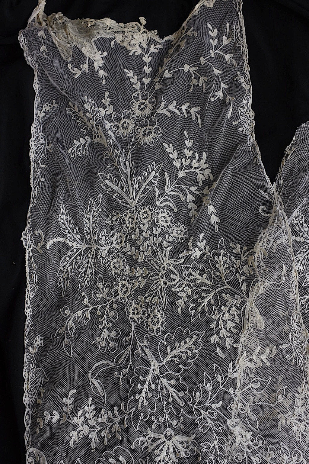 アンティークレース　dentelle antique アンティークレース　素材用　ハギレ .FR a l'epoque