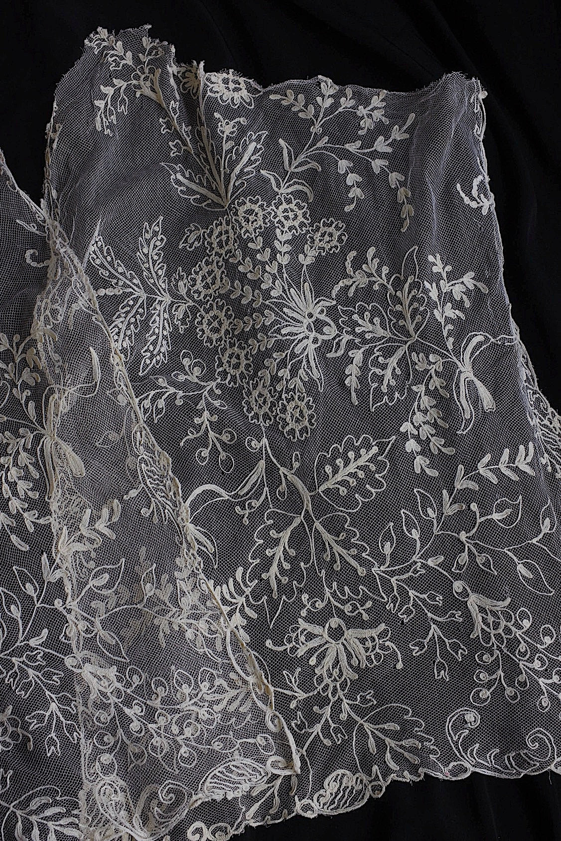 アンティークレース　dentelle antique アンティークレース　素材用　ハギレ .FR a l'epoque
