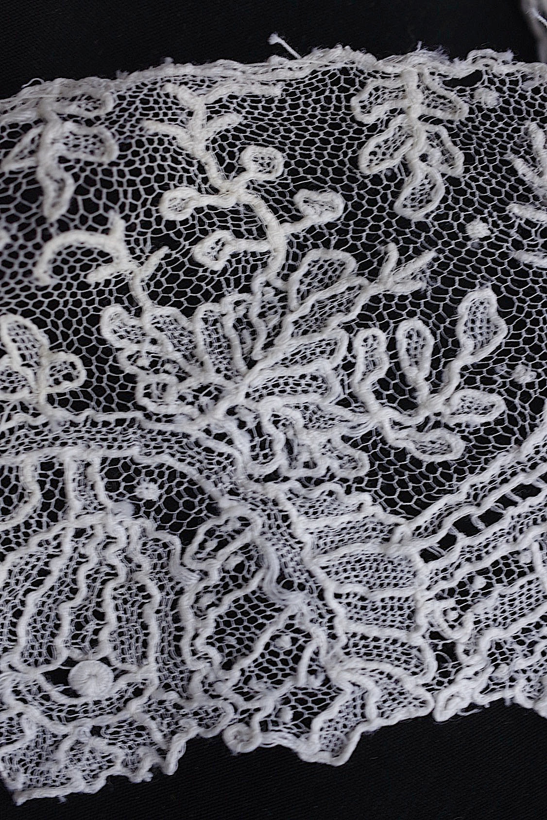 アンティークレース　dentelle antique アンティークレース　素材用　184cm .FR a l'epoque