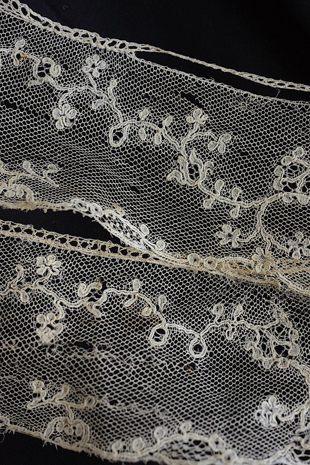 アンティークレース　dentelle antique アンティークレース　２種 .FR a l'epoque