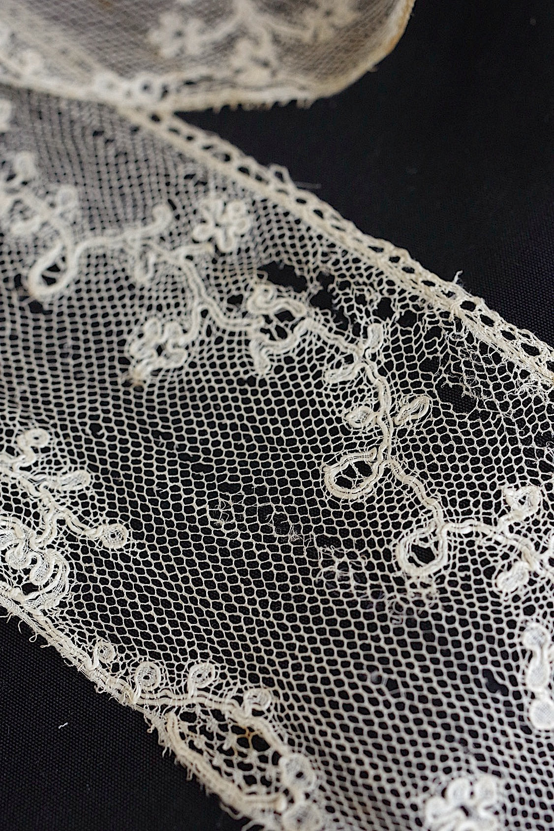 アンティークレース　dentelle antique アンティークレース　２種 .FR a l'epoque