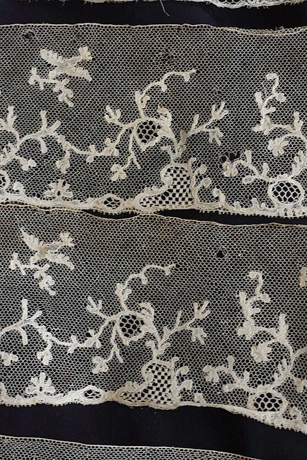 アンティークレース　dentelle antique アンティークレース　２種 .FR a l'epoque