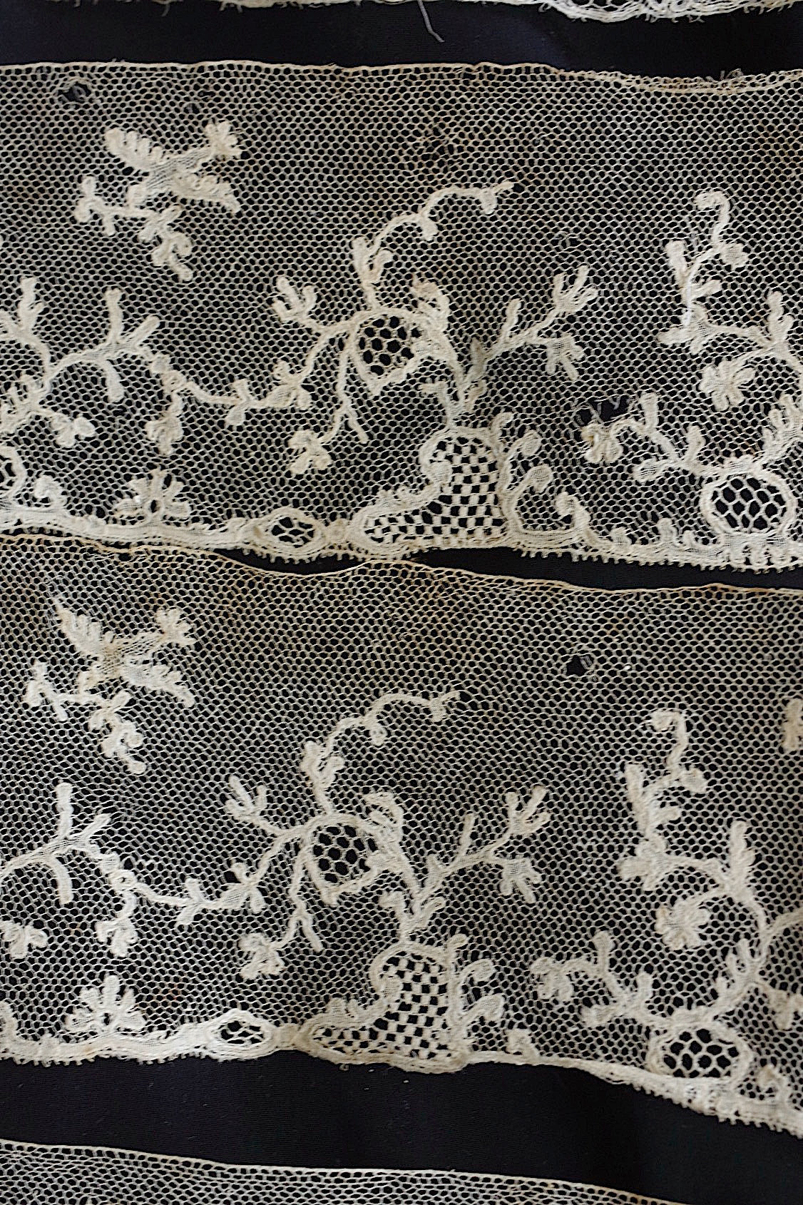 アンティークレース　dentelle antique アンティークレース　２種 .FR a l'epoque