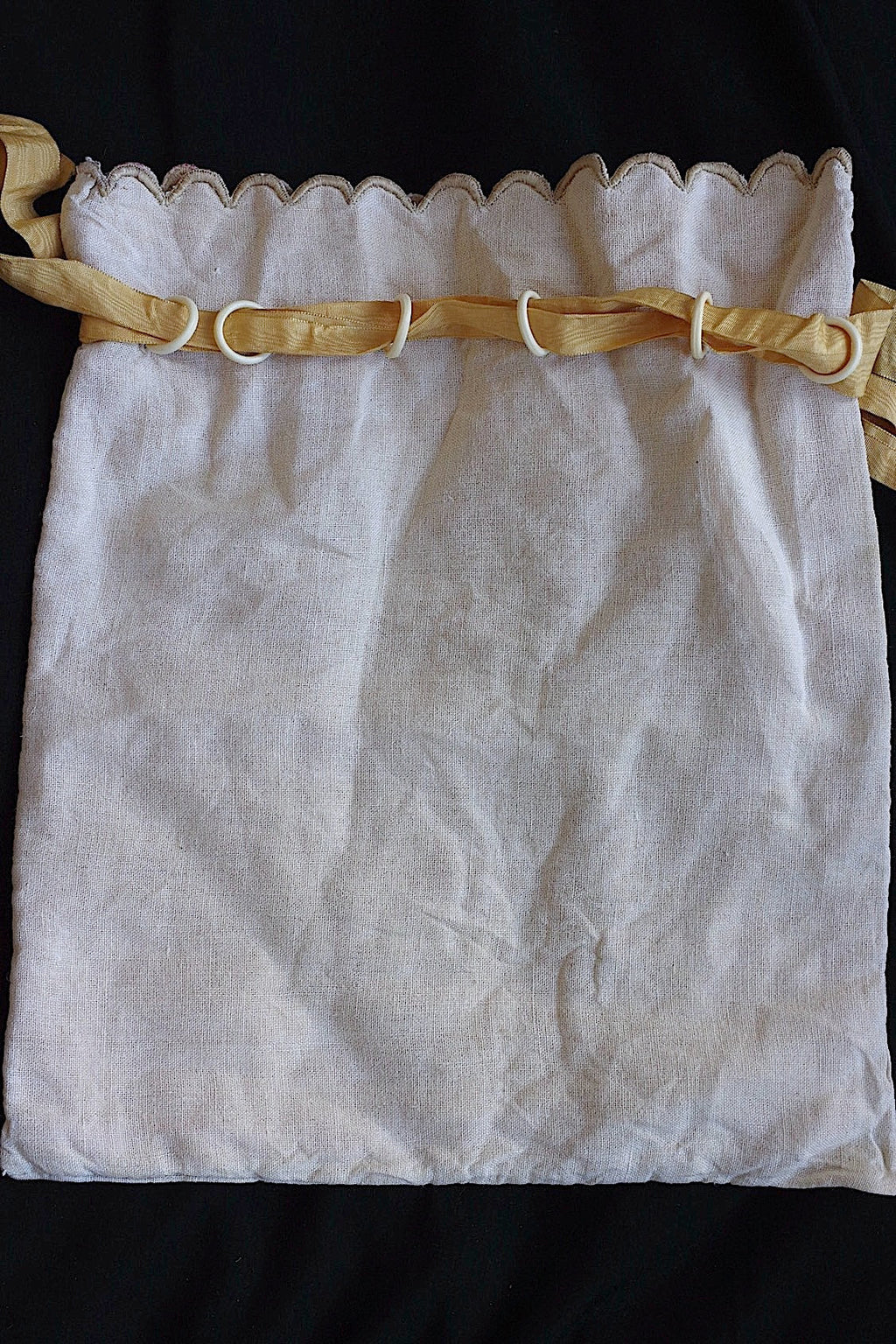 アンティークレース　dentelle antique アンティーク刺繍　巾着 .FR a l'epoque
