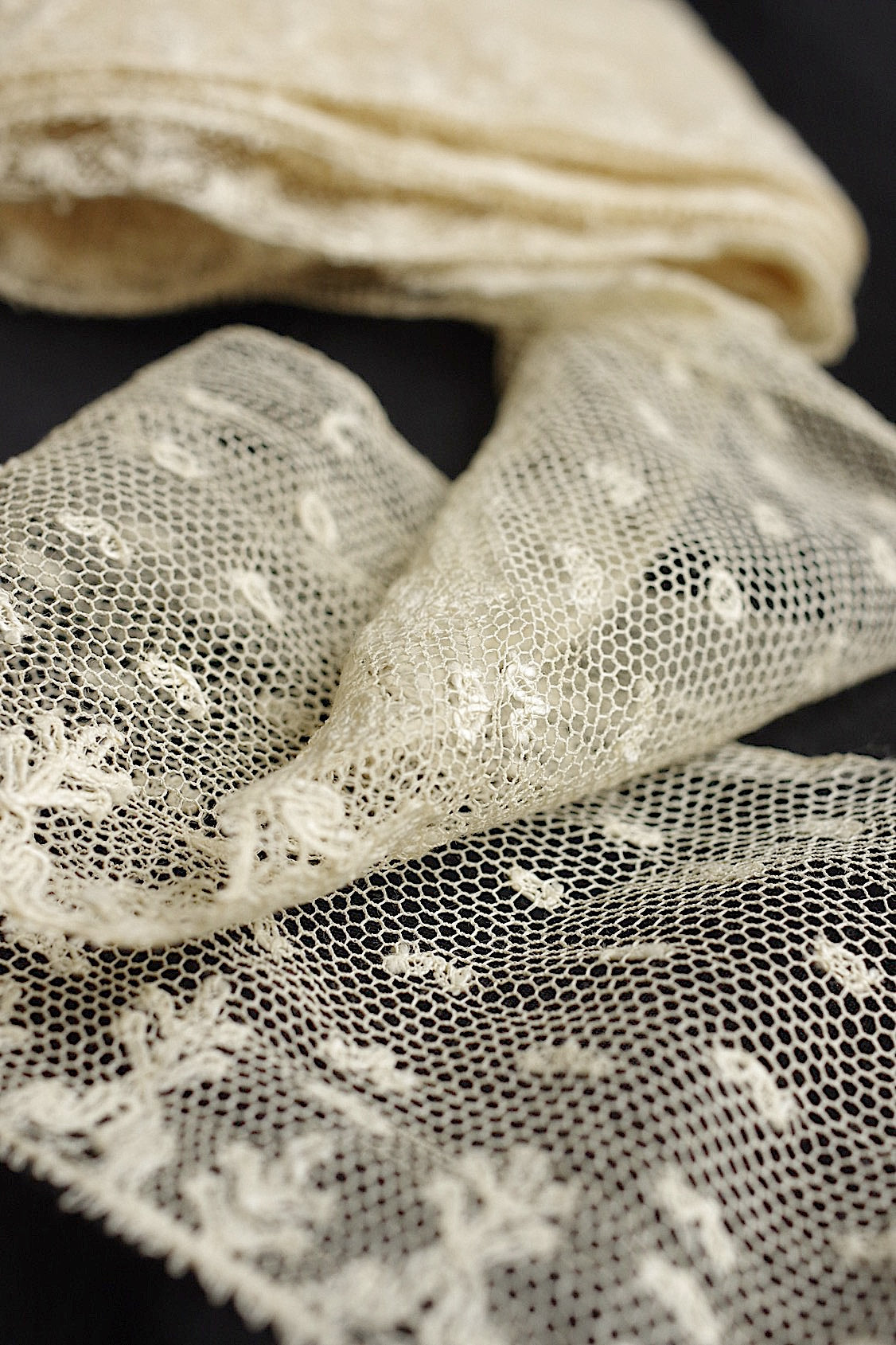 アンティークレース　dentelle antique アンティークレース　245cm 440cm .FR a l'epoque