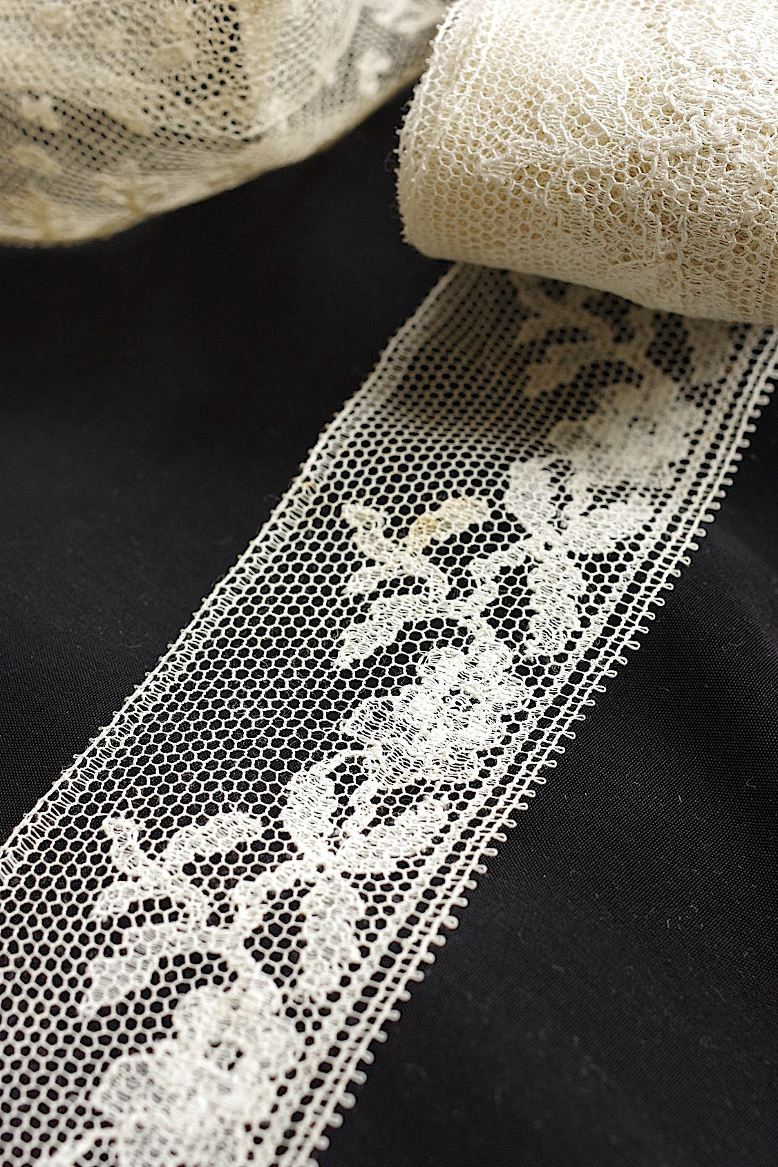 アンティークレース　dentelle antique アンティークレース　245cm 440cm .FR a l'epoque