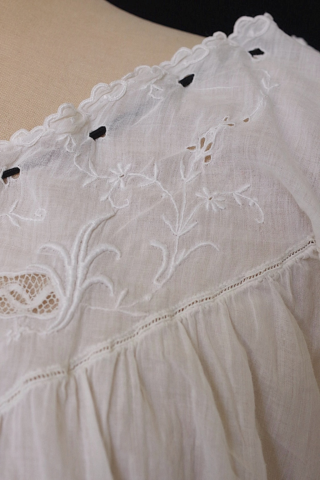 アンティーク ワンピース　vetement antique robe de chambre 1 .FR a l'epoque